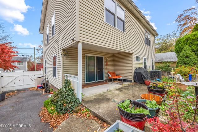 74 Wildwood Avenue, Edison, NJ 08837