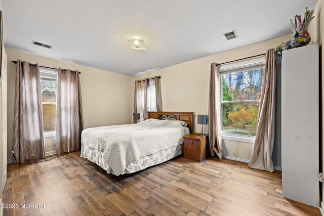 74 Wildwood Avenue, Edison, NJ 08837