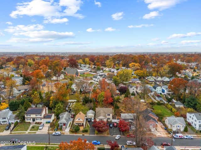 74 Wildwood Avenue, Edison, NJ 08837