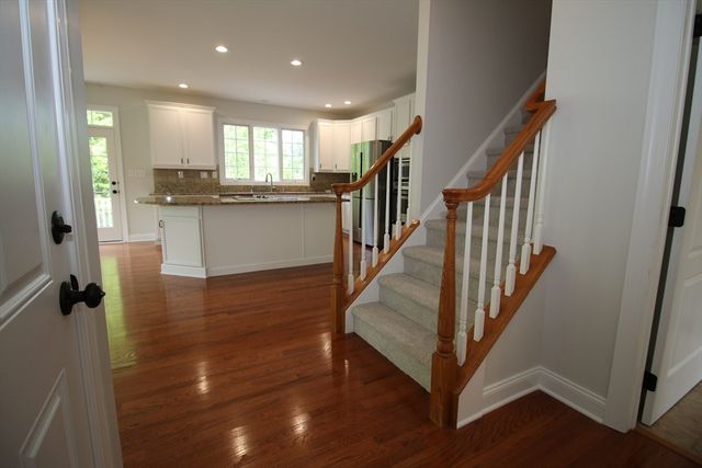 10 Valley View Dr, Grafton, MA 01536