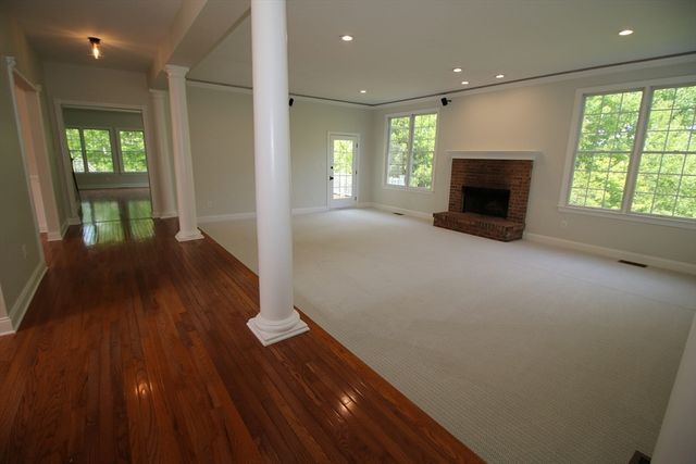10 Valley View Dr, Grafton, MA 01536