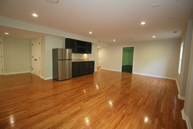 10 Valley View Dr, Grafton, MA 01536