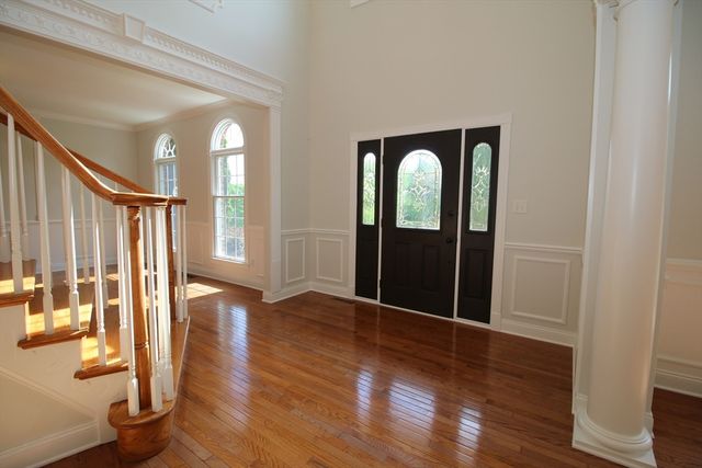 10 Valley View Dr, Grafton, MA 01536