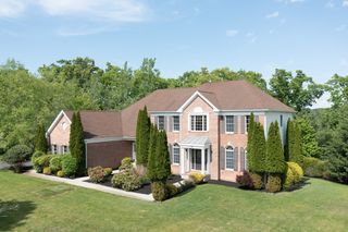 10 Valley View Dr, Grafton, MA 01536
