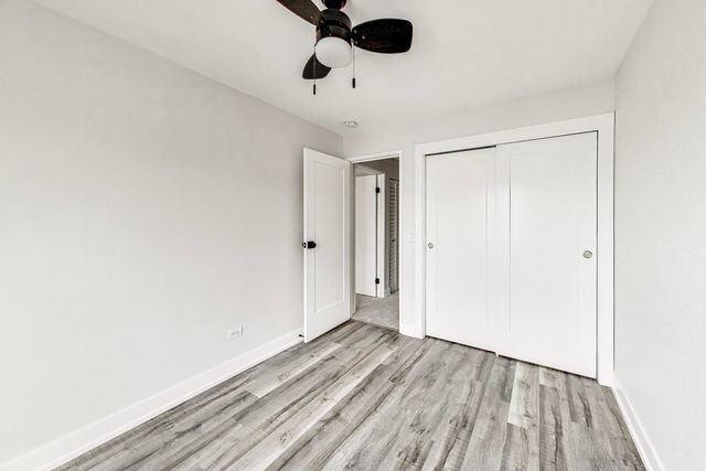 239 Gregory Street 8, Aurora, IL 60504