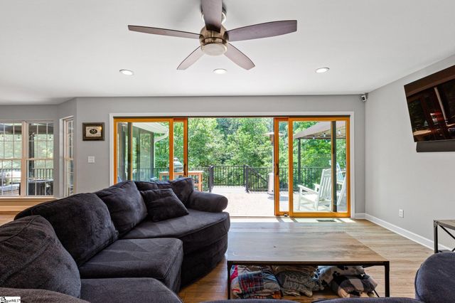 322 Shorecrest Drive, Seneca, SC 29672