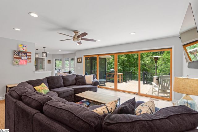 322 Shorecrest Drive, Seneca, SC 29672