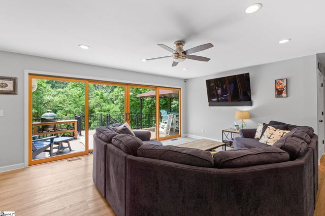 322 Shorecrest Drive, Seneca, SC 29672