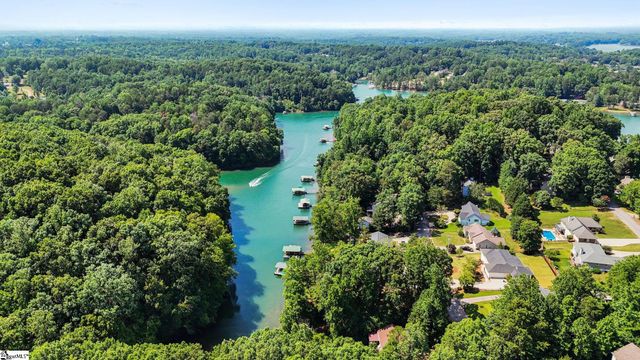 322 Shorecrest Drive, Seneca, SC 29672