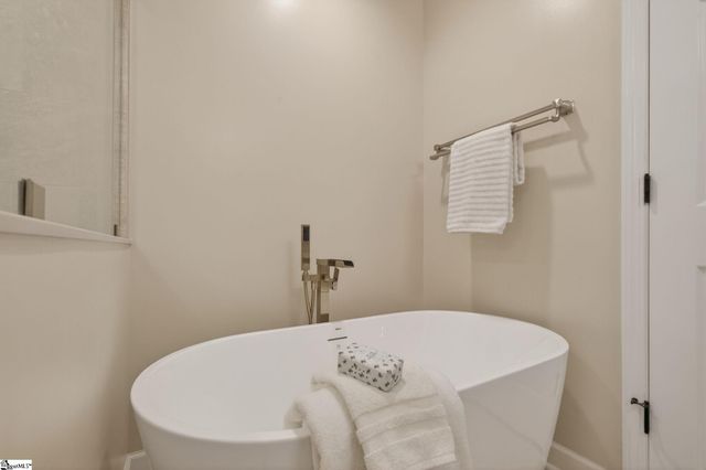 322 Shorecrest Drive, Seneca, SC 29672