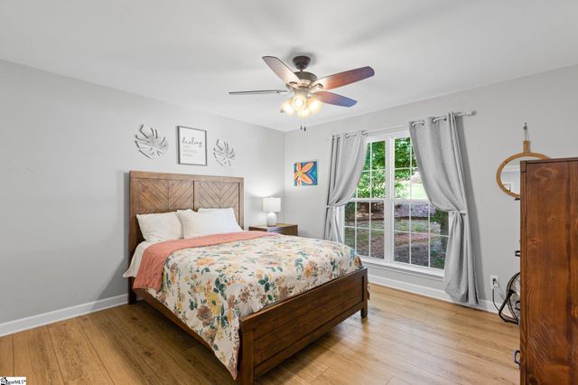 322 Shorecrest Drive, Seneca, SC 29672