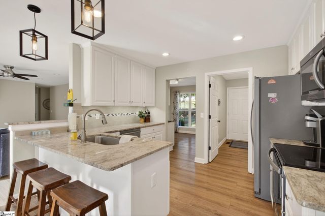 322 Shorecrest Drive, Seneca, SC 29672