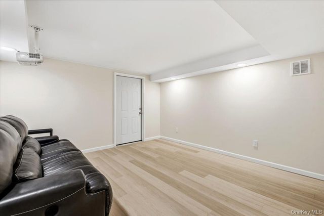 35 Kass Road, White Plains, NY 10605