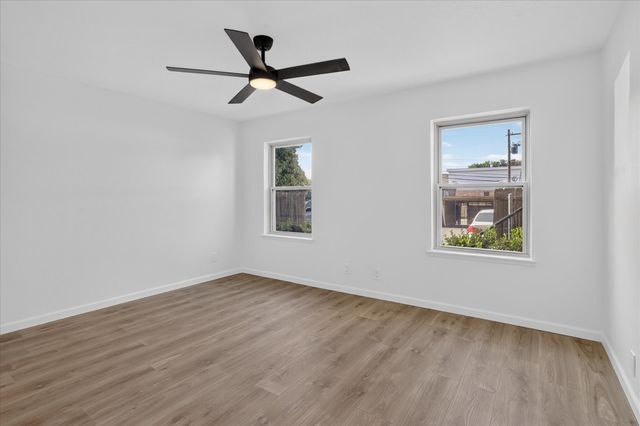 6020 E University Boulevard 117, Dallas, TX 75206