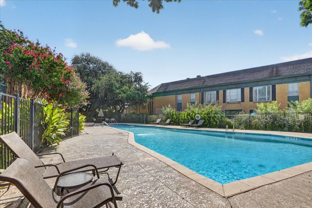 6020 E University Boulevard 117, Dallas, TX 75206