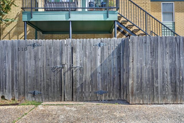 6020 E University Boulevard 117, Dallas, TX 75206
