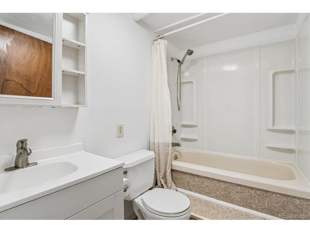 7027 W 70th Ave, Arvada, CO 80003