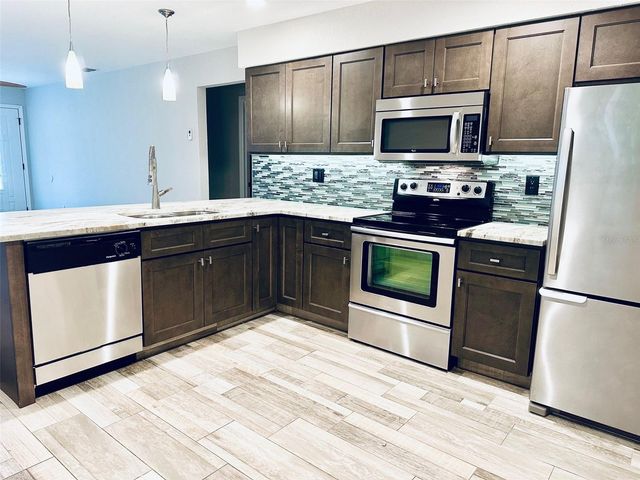 11932 125TH STREET B, Largo, FL 33774