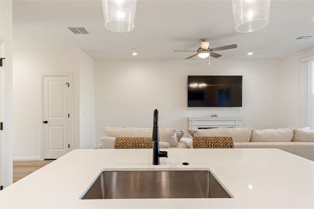 729 Montauk Way, Edmond, OK 73034