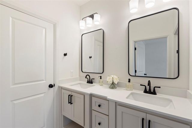 729 Montauk Way, Edmond, OK 73034