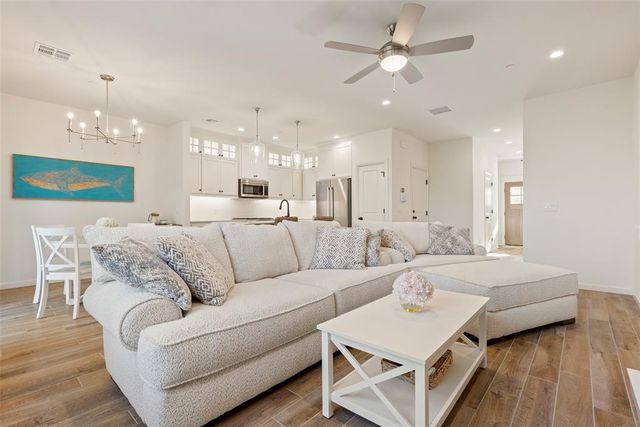 729 Montauk Way, Edmond, OK 73034