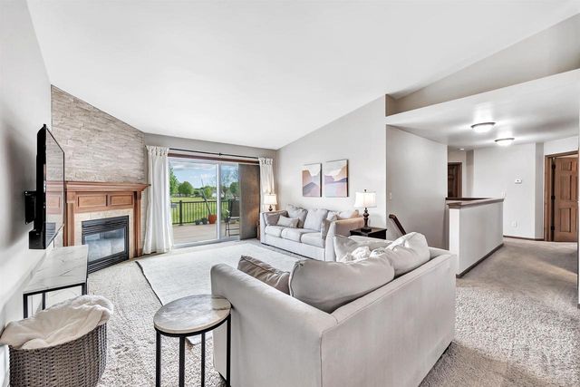 2924 NANDINA WAY, Green Bay, WI 54313