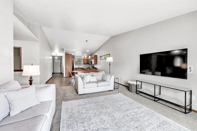 2924 NANDINA WAY, Green Bay, WI 54313