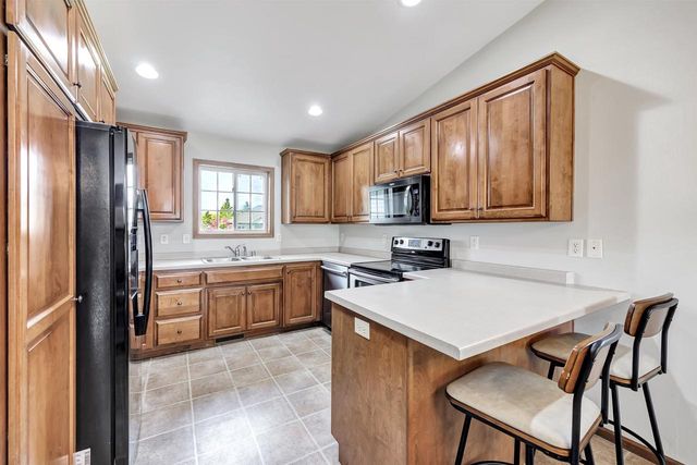 2924 NANDINA WAY, Green Bay, WI 54313