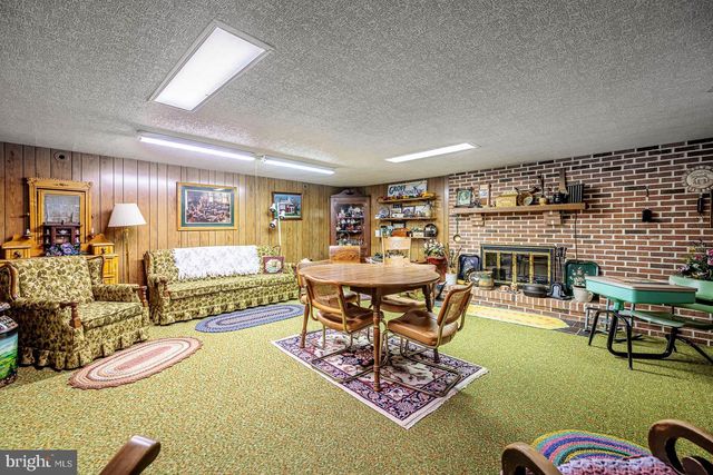 480 N RAILROAD AVE, New Holland, PA 17557