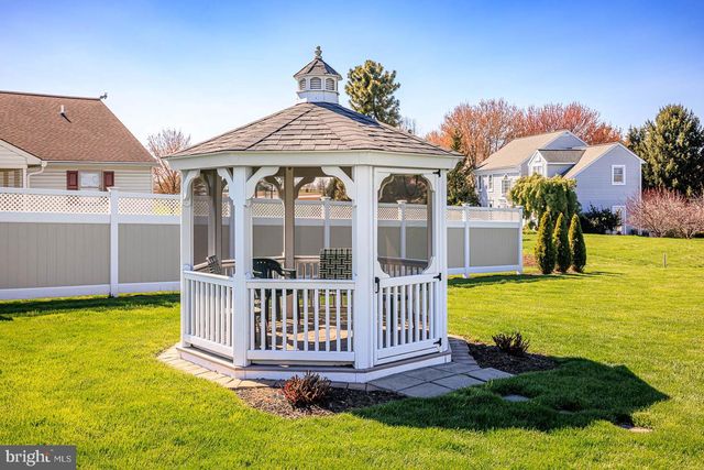 480 N RAILROAD AVE, New Holland, PA 17557
