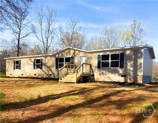 832 Stone Stewart Road, Hull, GA 30646