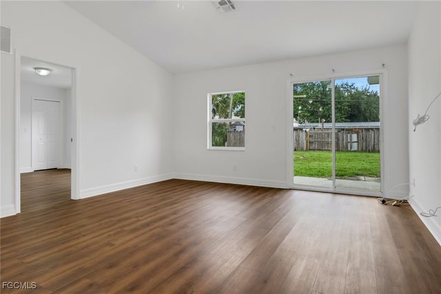 992 Tropical Palm AVE, North Fort Myers, FL 33903