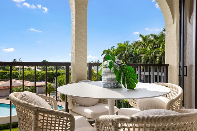 200 Bradley Place 301, Palm Beach, FL 33480