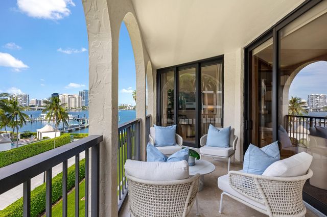 200 Bradley Place 301, Palm Beach, FL 33480