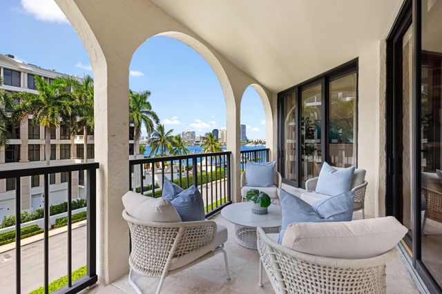200 Bradley Place 301, Palm Beach, FL 33480