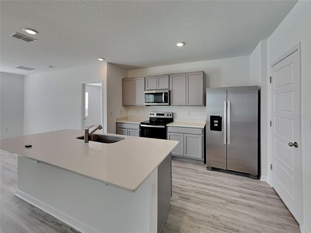 3515 NETTLE LOOP, Tavares, FL 32778