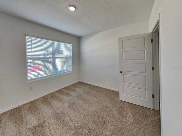 3515 NETTLE LOOP, Tavares, FL 32778