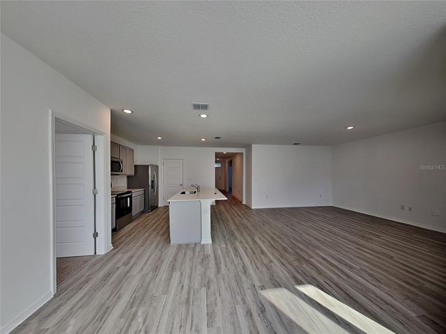 3515 NETTLE LOOP, Tavares, FL 32778