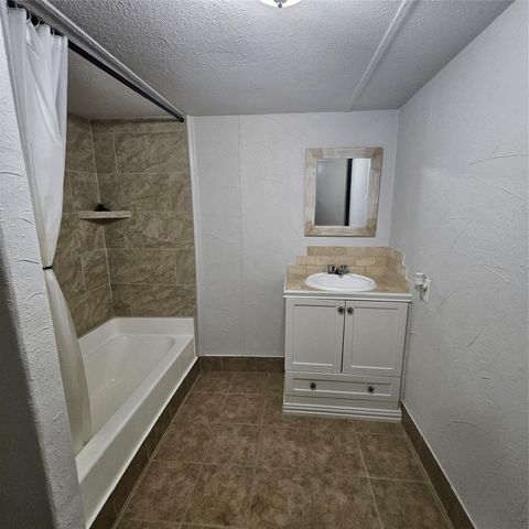 130 Trails End Circle, Millsap, TX 76066