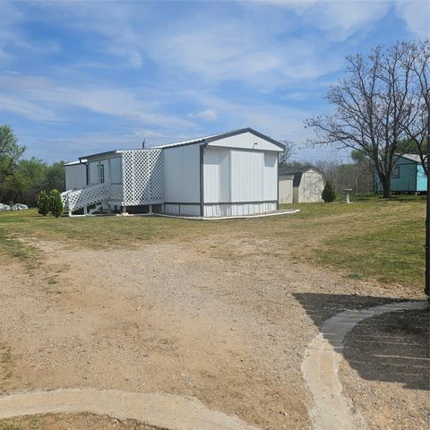 130 Trails End Circle, Millsap, TX 76066