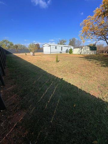 130 Trails End Circle, Millsap, TX 76066