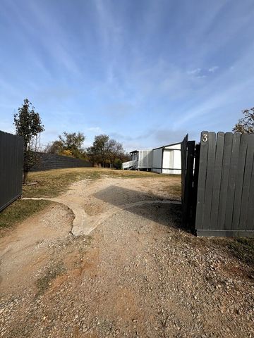 130 Trails End Circle, Millsap, TX 76066