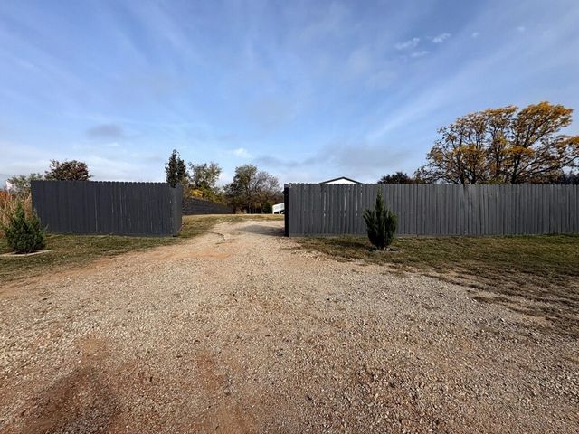 130 Trails End Circle, Millsap, TX 76066