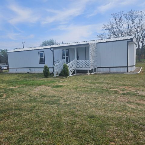 130 Trails End Circle, Millsap, TX 76066