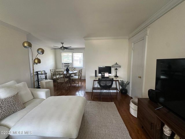 302 Deal Lake Drive 17, Asbury Park, NJ 07712