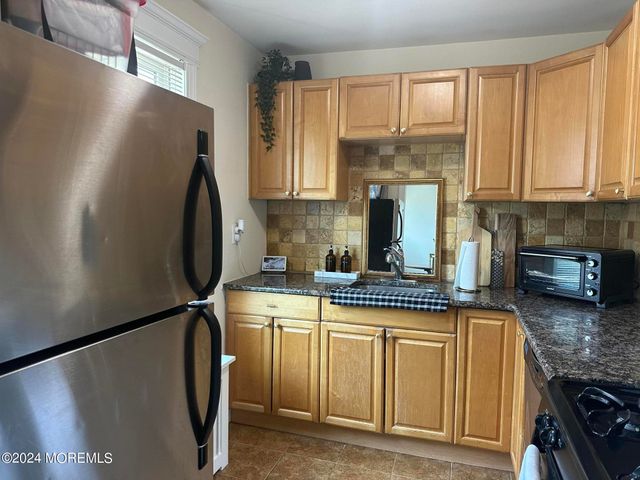 302 Deal Lake Drive 17, Asbury Park, NJ 07712