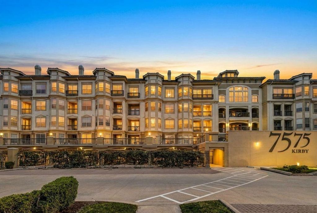 7575 Kirby Drive 1305, Houston, TX 77030