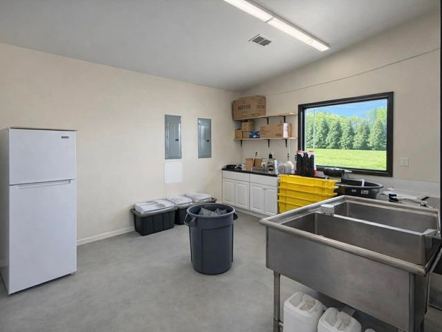 2461 Bodenham Rd, Pulaski, TN 38478
