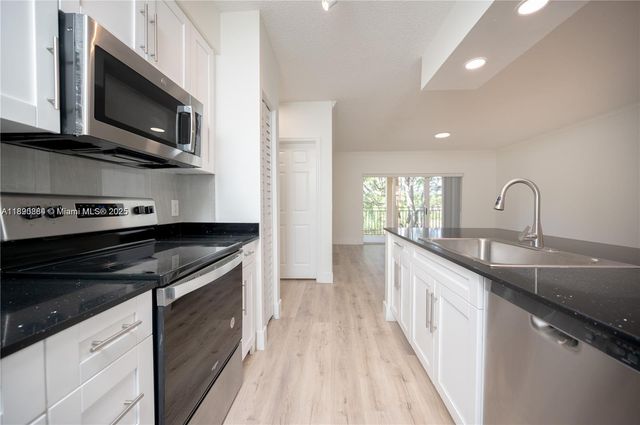 2406 Centergate Dr 202, Miramar, FL 33025
