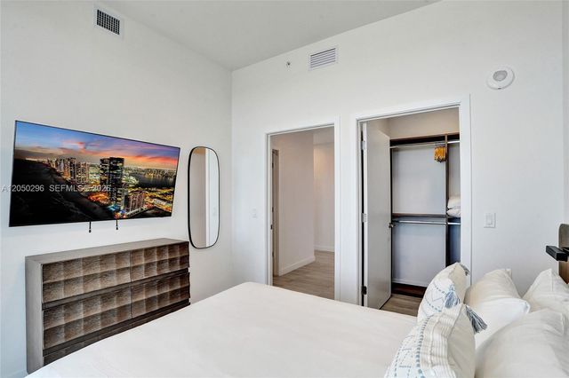 580 72nd Street 2102, Miami Beach, FL 33141